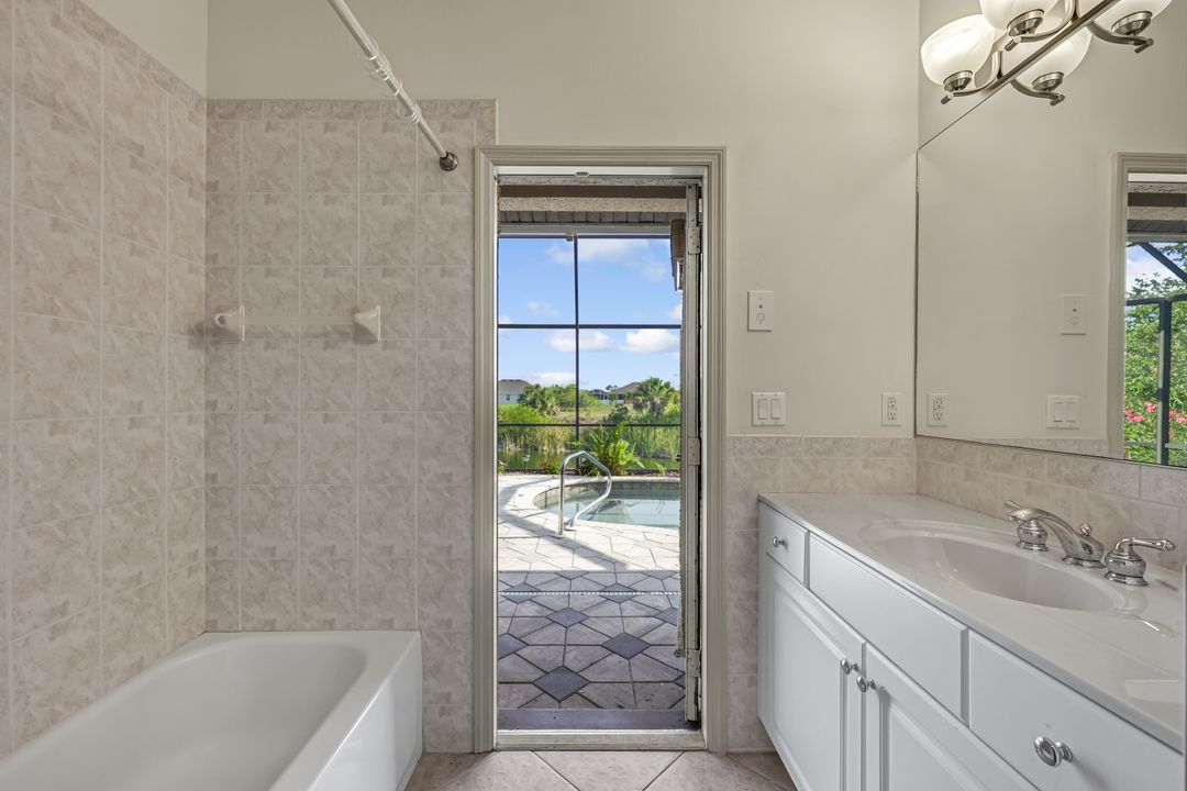 907 NW 18th St, Cape Coral, FL 33993