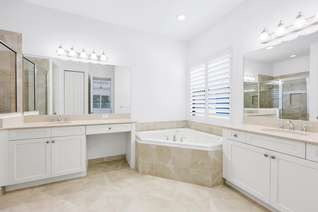 13670 Mandarin Cir, Naples, FL 34109
