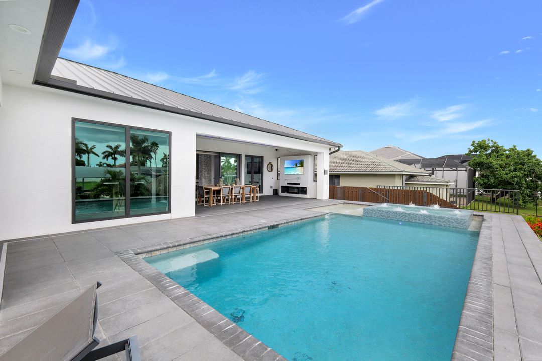126 SW 57th St, Cape Coral, FL 33914