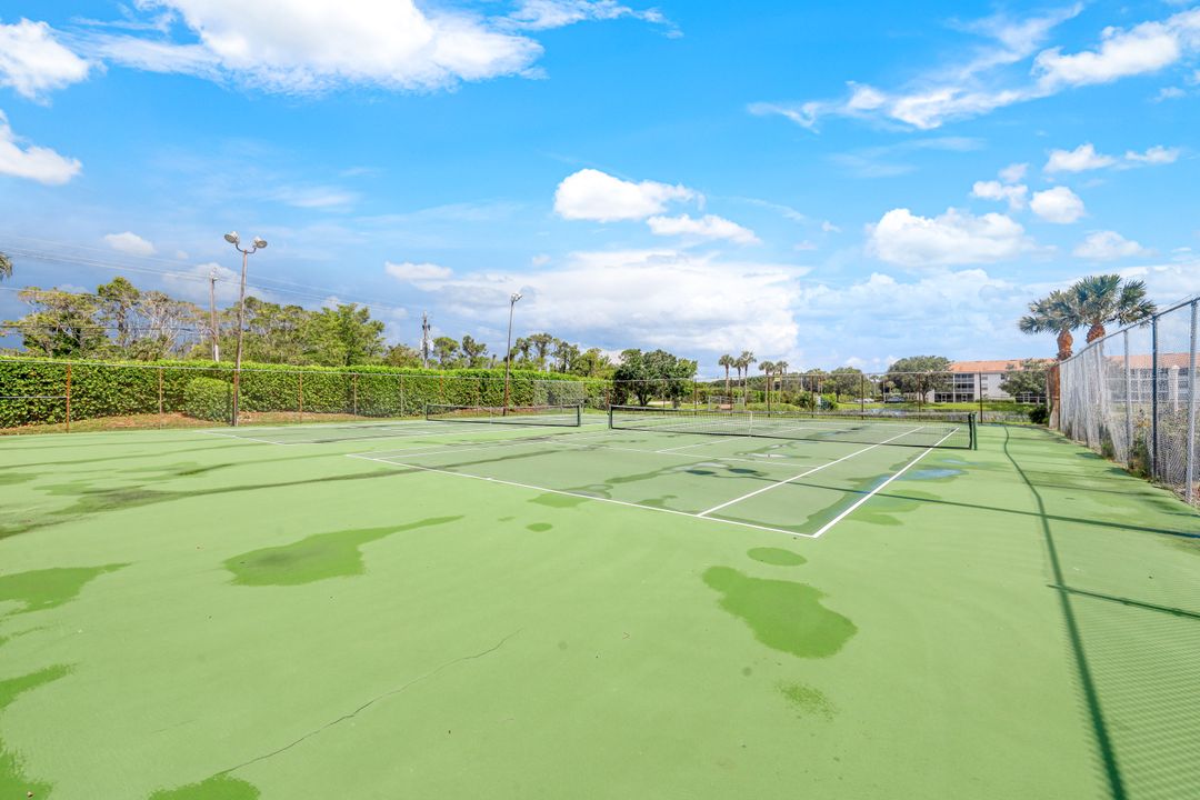 9650 Victoria Ln #B-102, Naples, FL 34109