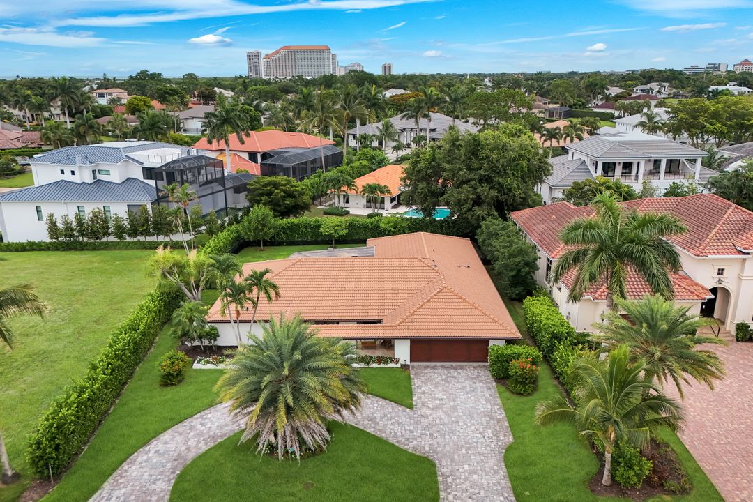 517 Parkwood Ln, Naples, FL 34103