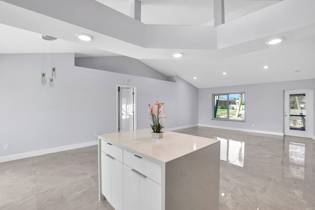 1509 NW 33rd Pl, Cape Coral, FL 33993