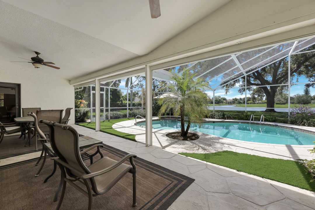 1924 Empress Ct, Naples, FL 34110
