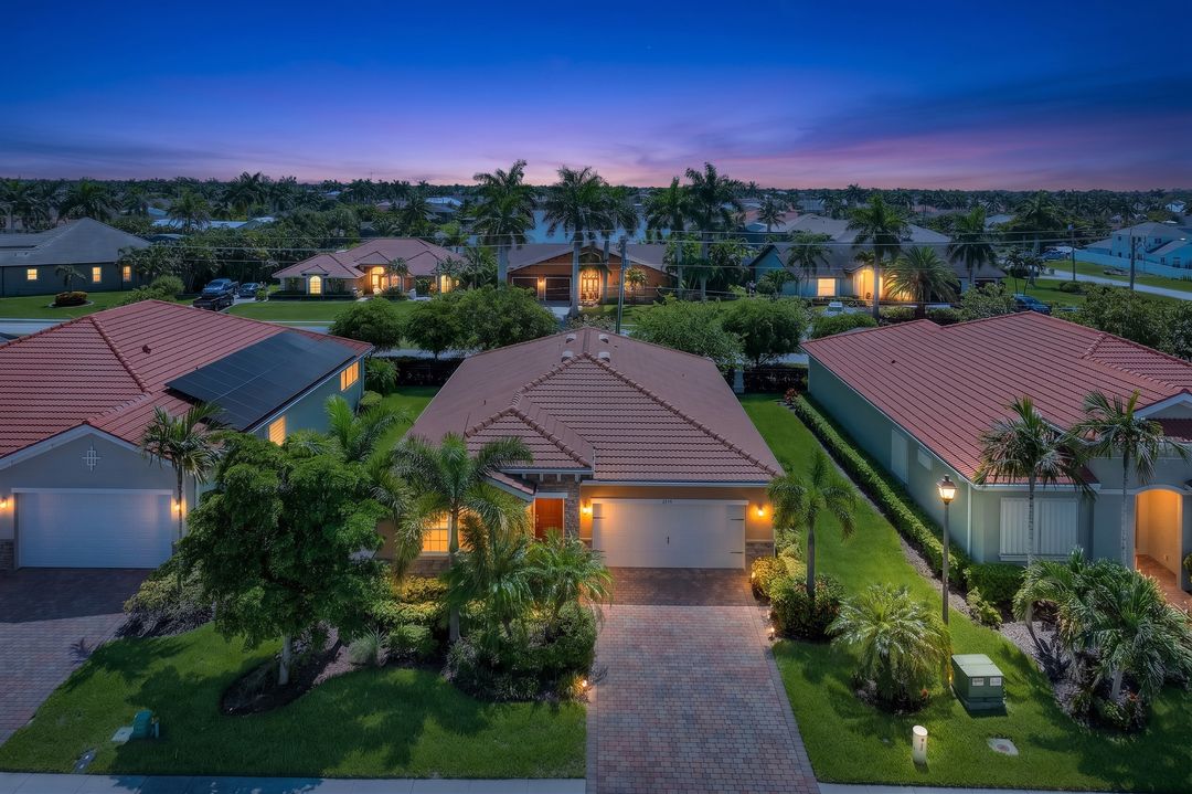 2899 Sunset Pointe Cir, Cape Coral, FL 33914
