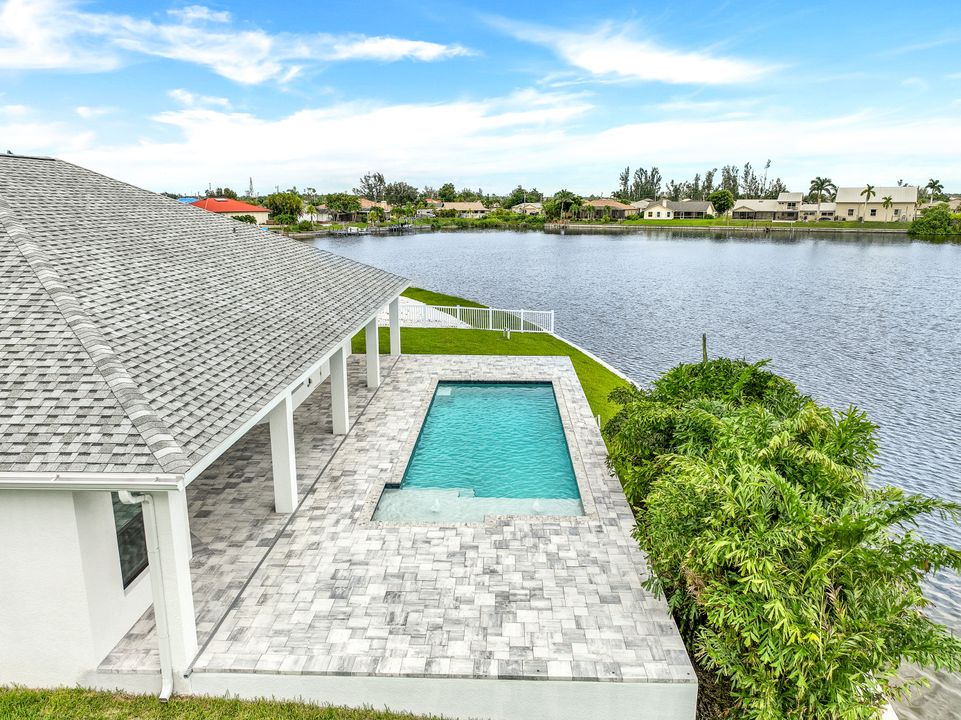 230 NE 18th St, Cape Coral, FL 33909