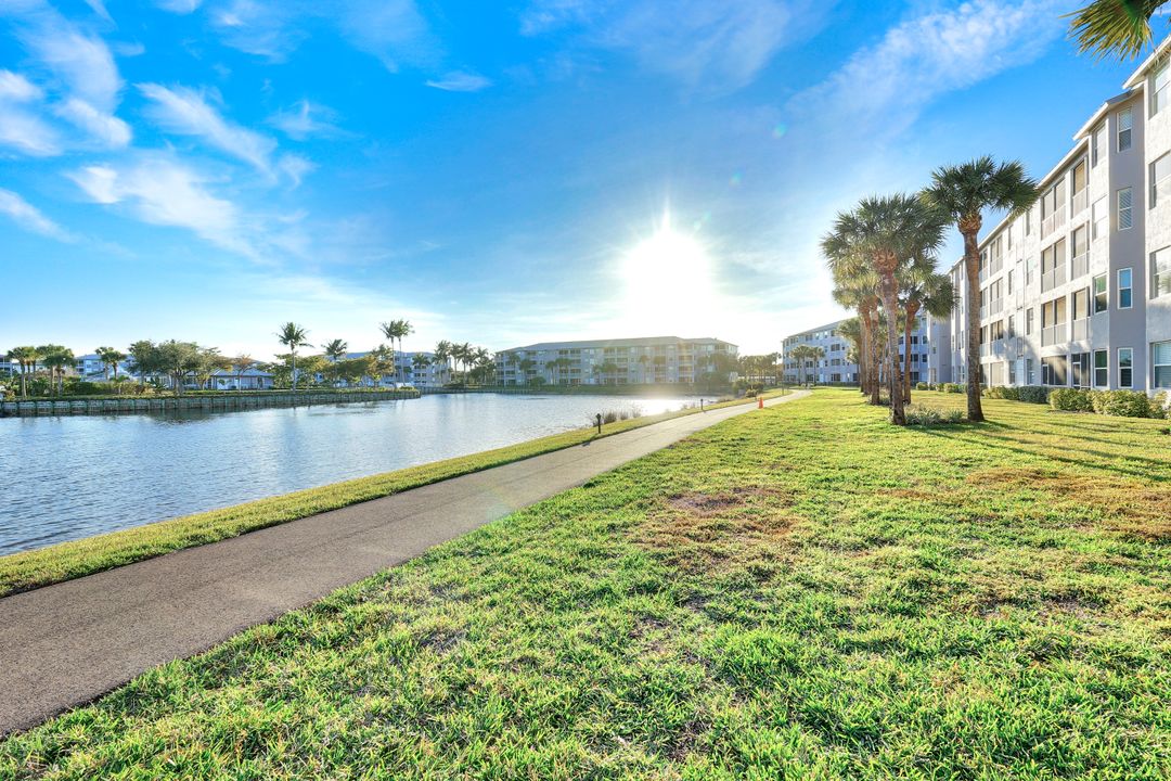 16655 Lake Cir Dr #837, Fort Myers, FL 33908