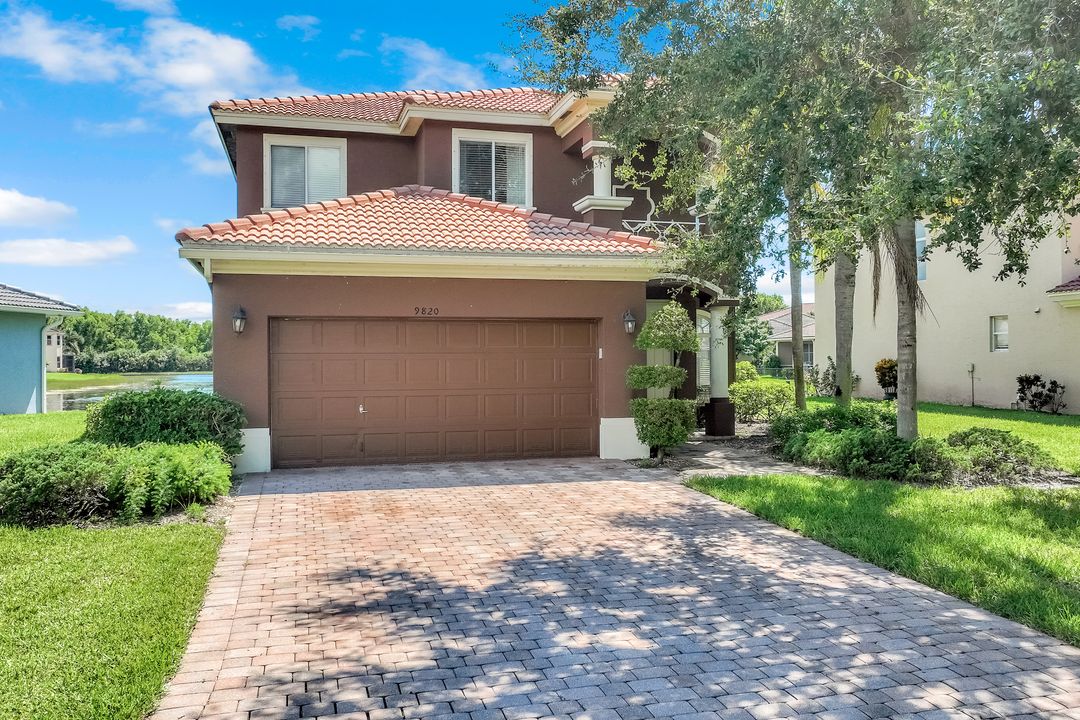 9820 Springlake Cir, Estero, FL 33928
