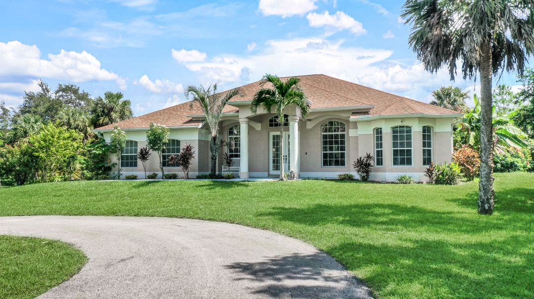 220 13th St SW, Naples, FL 34117