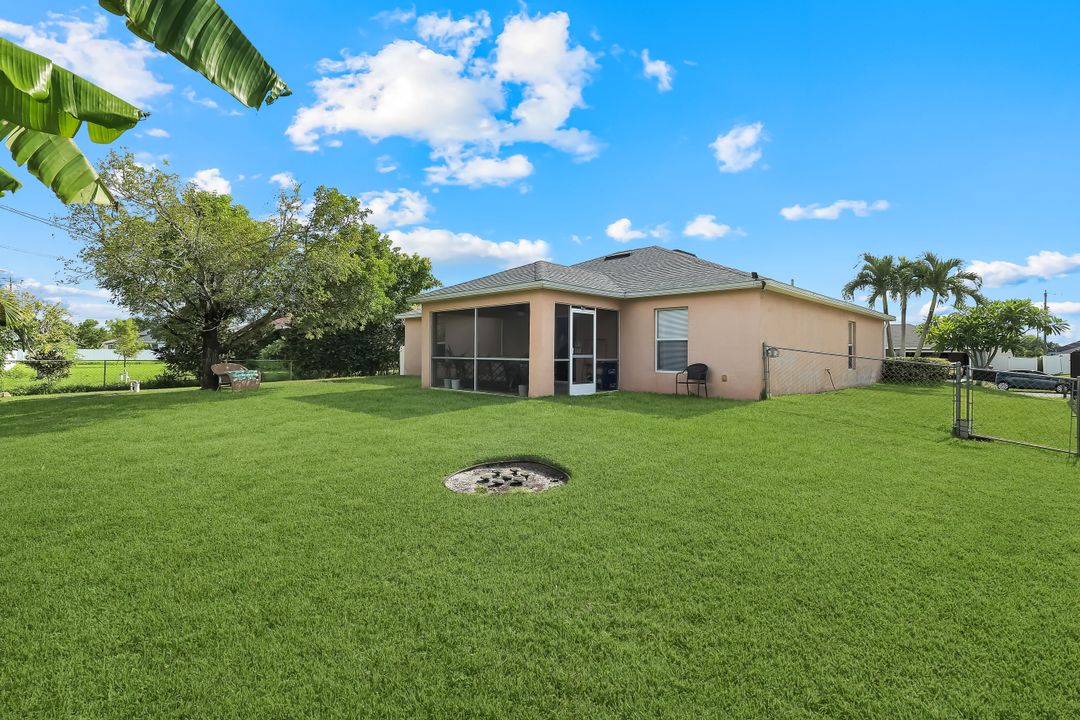 1006 NE 6th Pl, Cape Coral, FL 33909