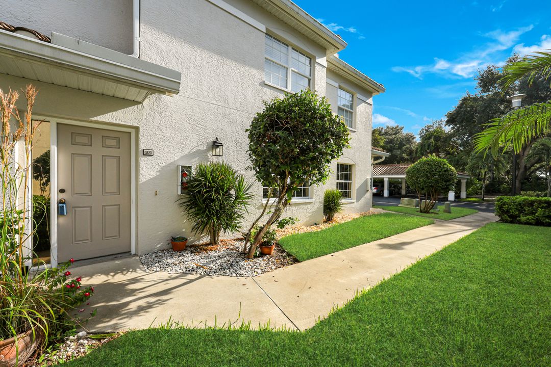 6825 Satinleaf Rd S #101, Naples, FL 34109
