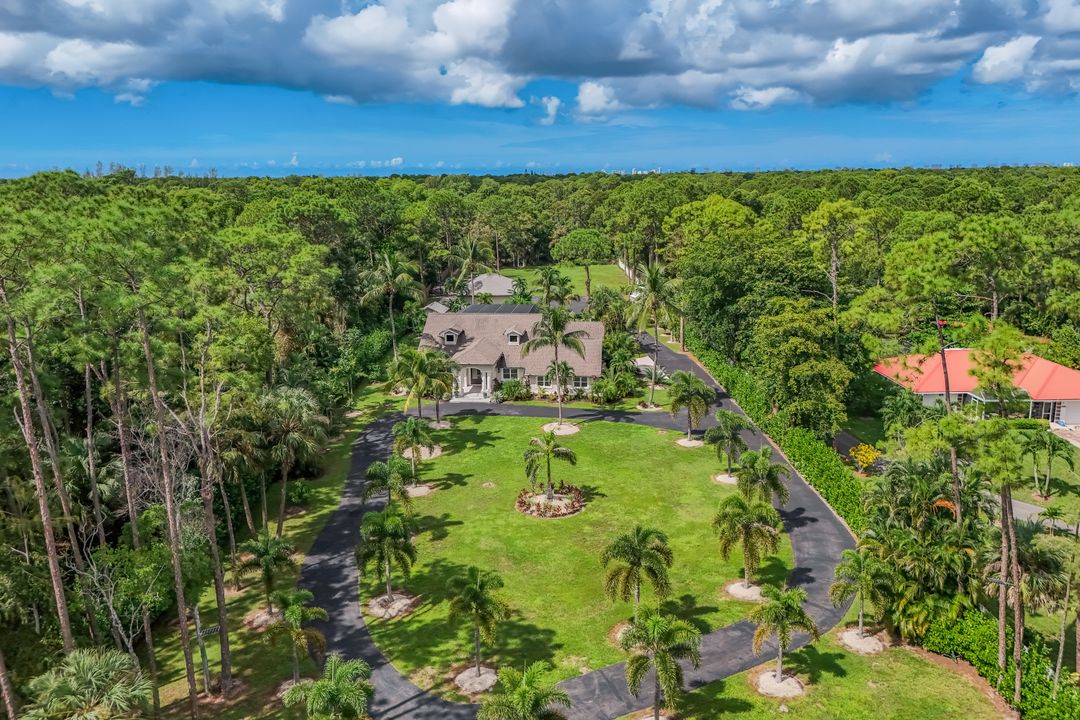 2061 Santa Barbara Blvd, Naples, FL 34116
