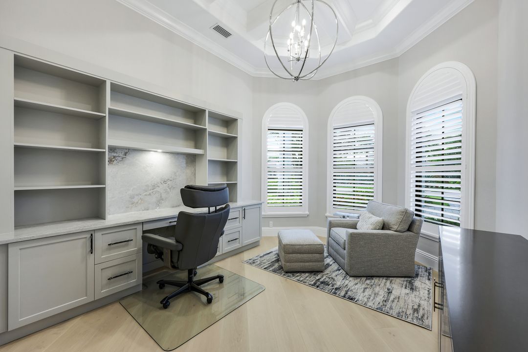 4262 Deephaven Ln, Naples, FL 34119