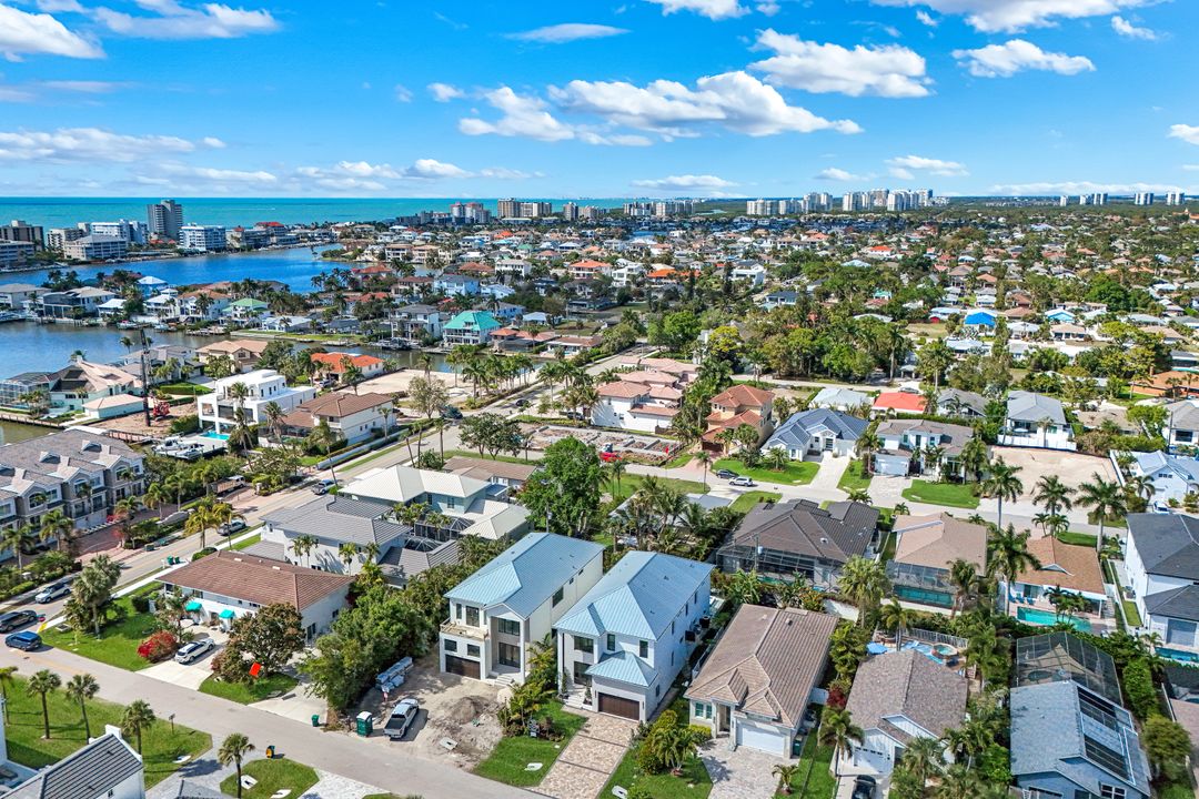 513 92nd Ave N, Naples, FL 34108