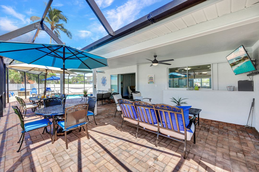 318 Castaways St, Marco Island, FL 34145