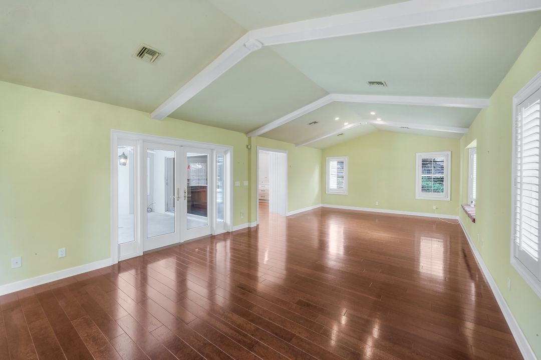 675 Murex Dr, Naples, FL 34102