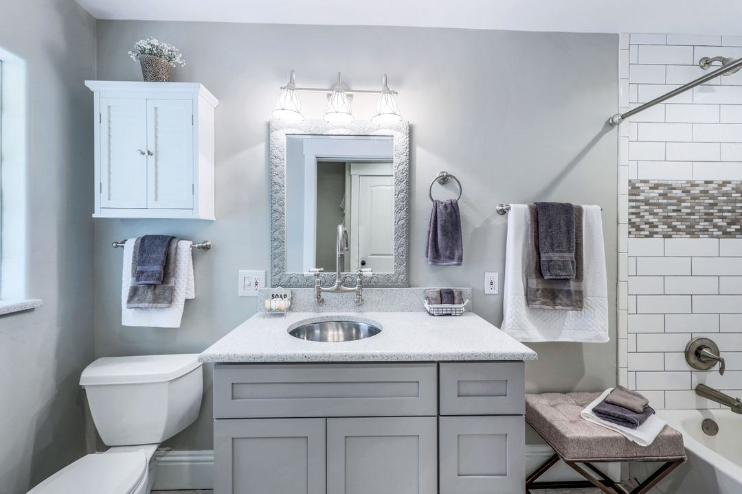 723 Willowhead Dr, Naples, FL 34103