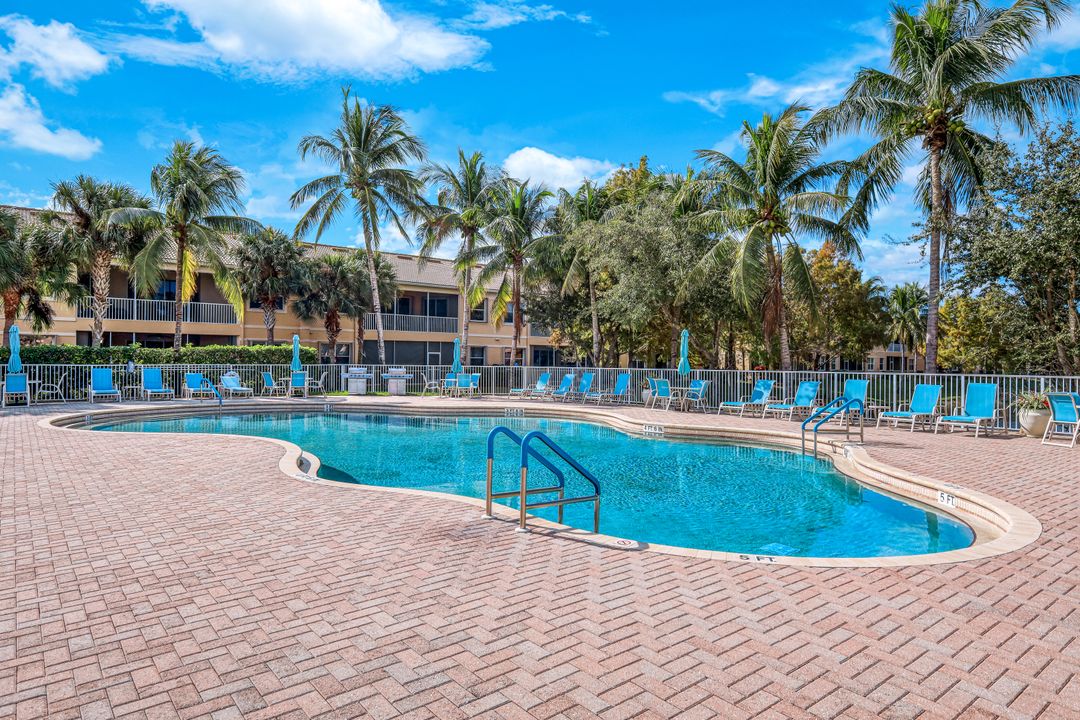 6100 Jonathans Bay Cir #302, Fort Myers, FL 33908