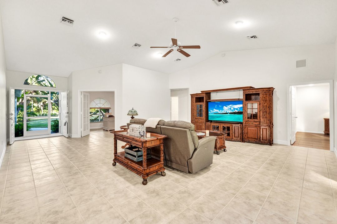 3332 White Blvd, Naples, FL 34117