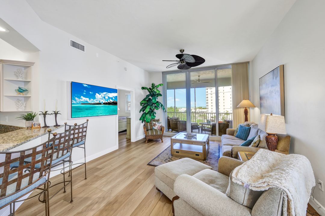 460 Launch Cir #604, Naples, FL 34108