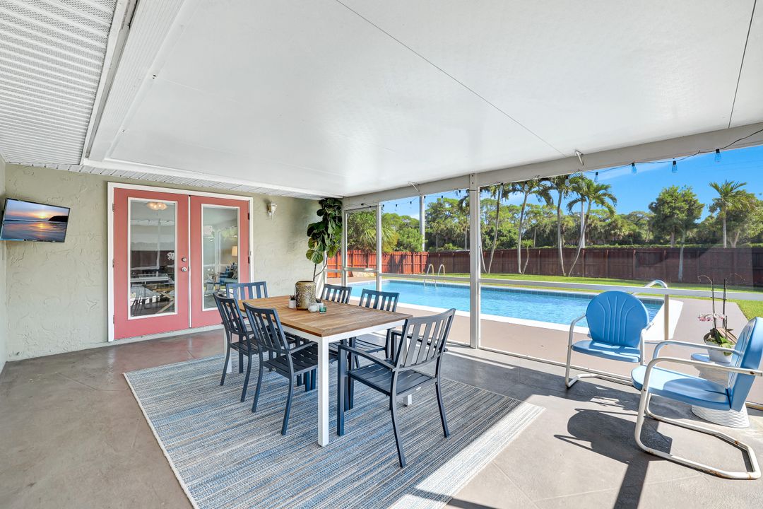 2840 14th St N, Naples, FL 34103