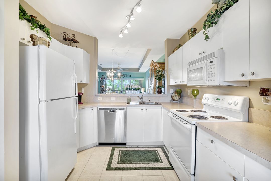 7835 Regal Heron Cir #305, Naples, FL 34104