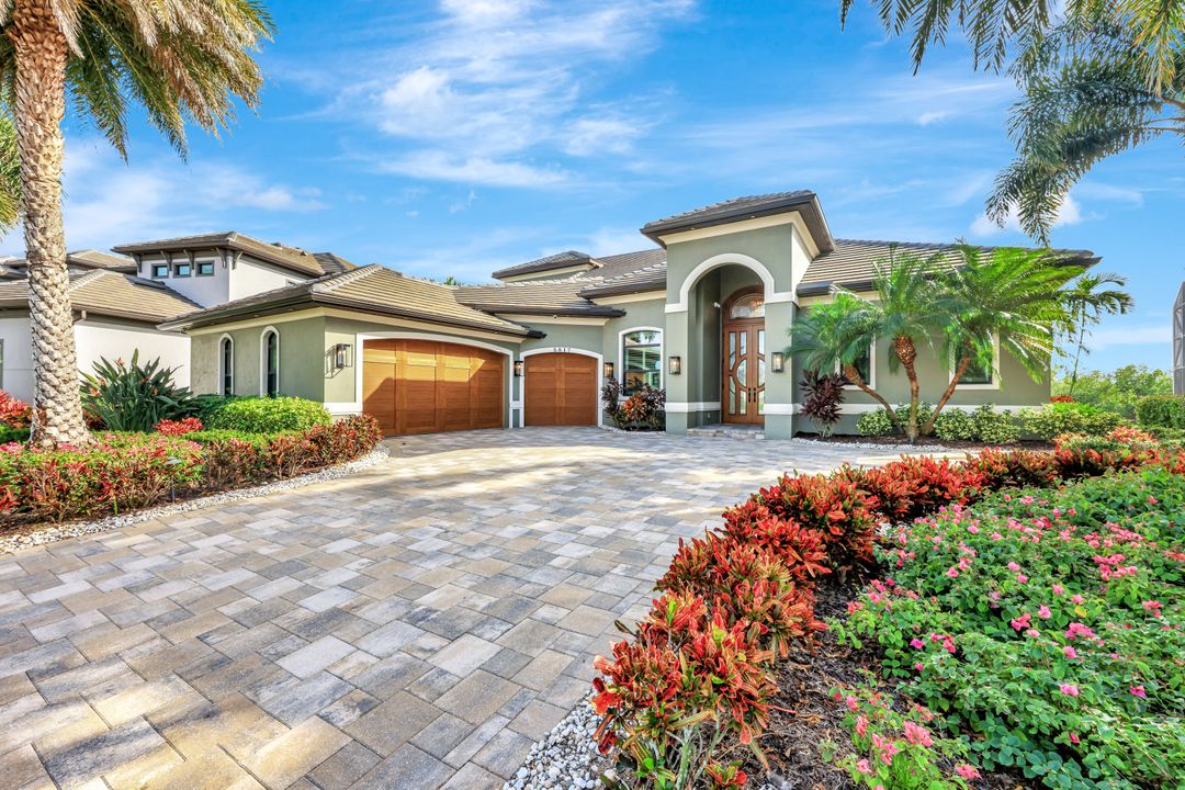 5817 Harbour Cir, Cape Coral, FL 33914