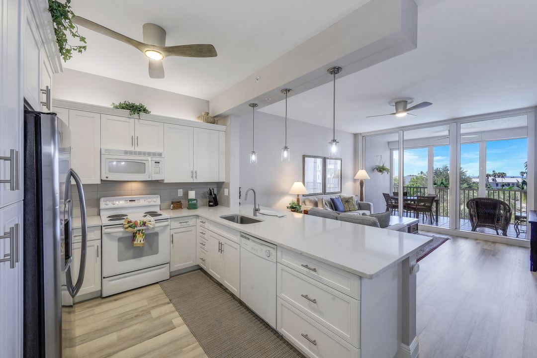 460 Launch Cir #503, Naples, FL 34108