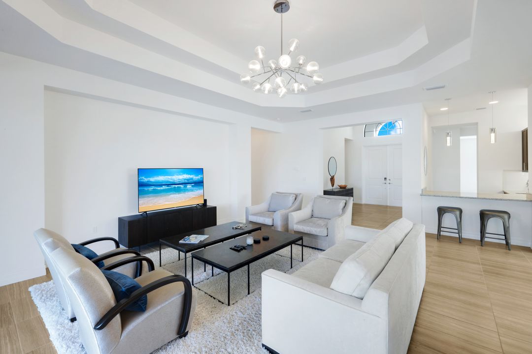 4549 Azalea Dr, Naples, FL 34119