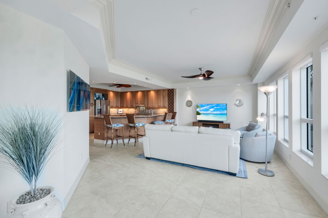 295 Grande Way #104, Naples, FL 34110