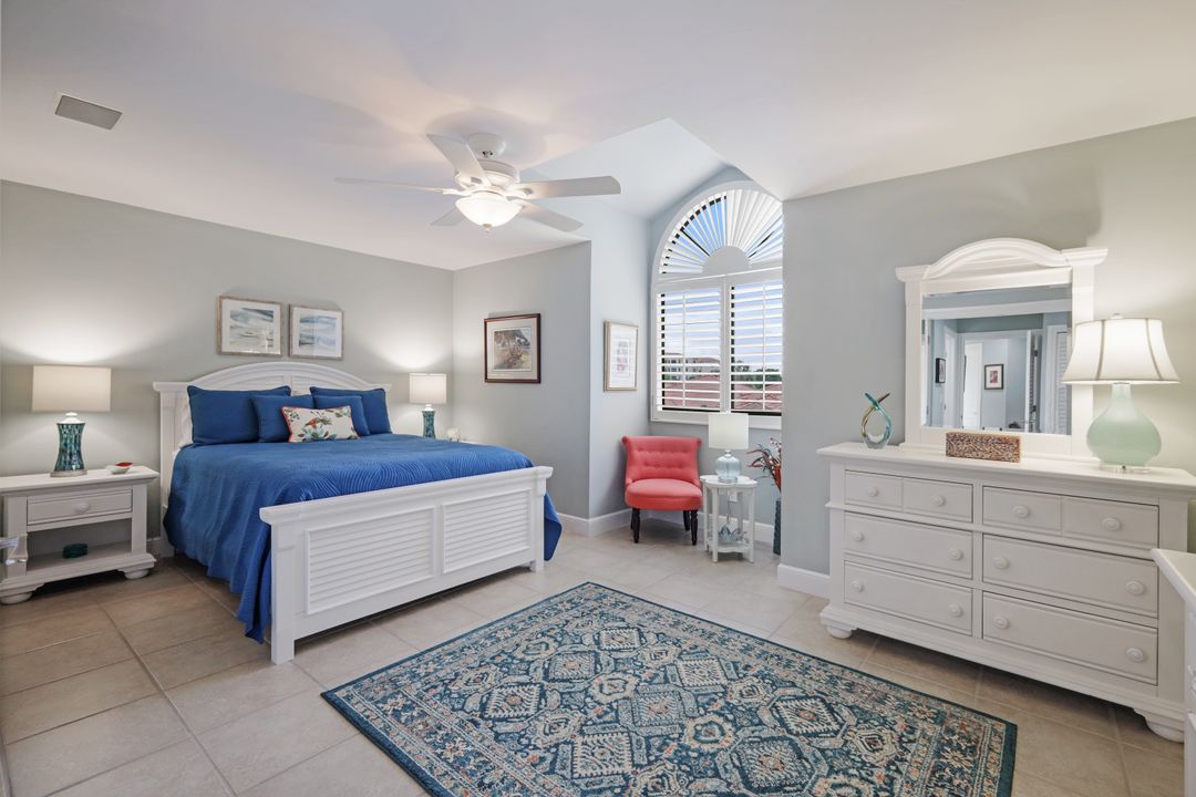 7048 Pelican Bay Blvd #305, Naples, FL 34108