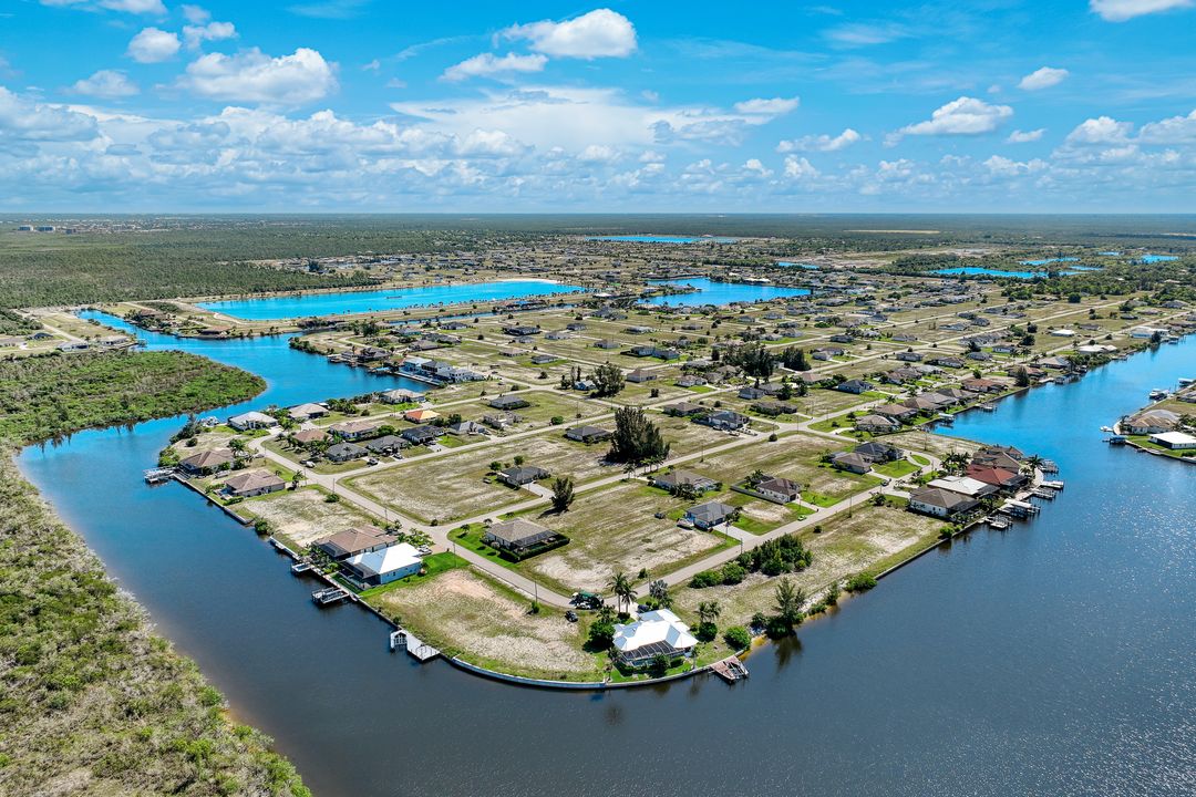4612 NW 33rd Terrace, Cape Coral, FL 33993