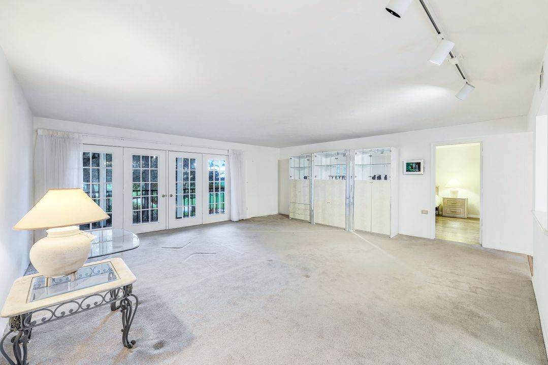 197 Albi Rd #2, Naples, FL 34112