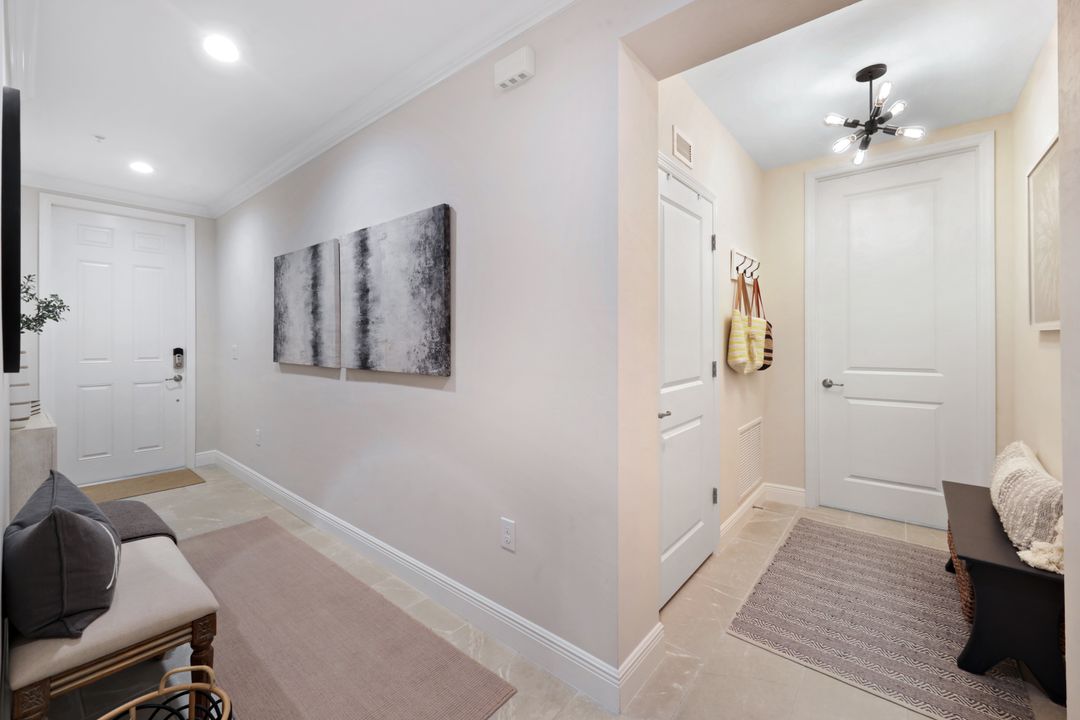 2542 Seychelles Dr #702, Naples, FL 34112
