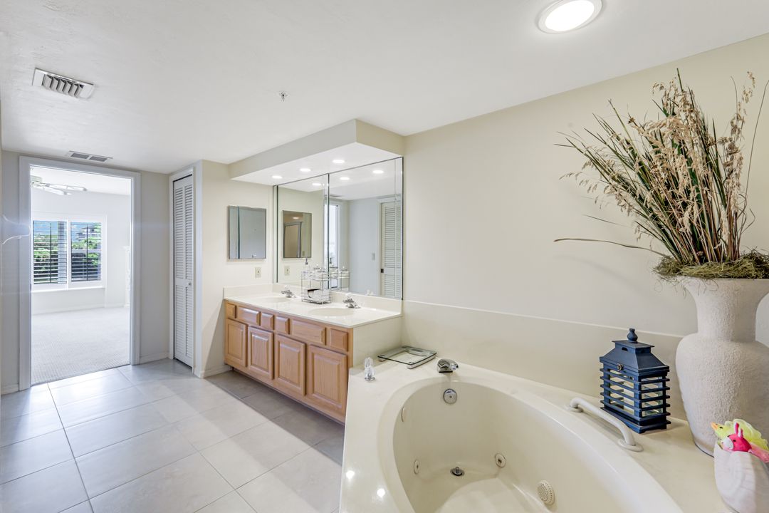 26900 Wedgewood Dr #304, Bonita Springs, FL 34134