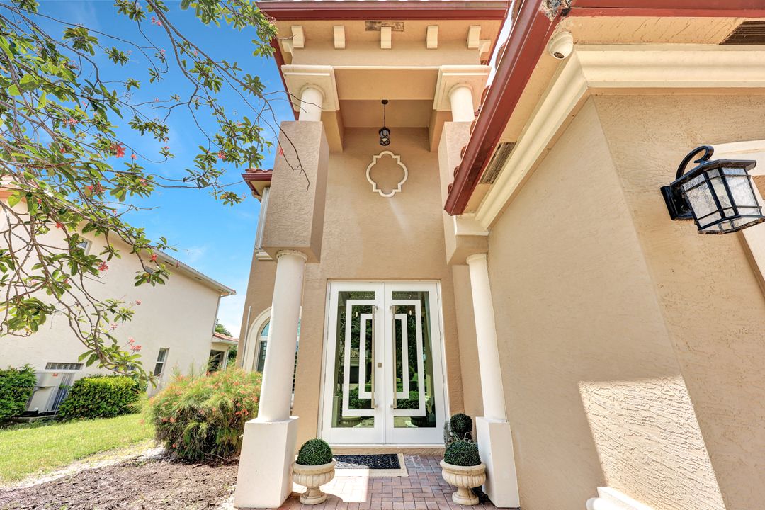 1764 Birdie Dr, Naples, FL 34120