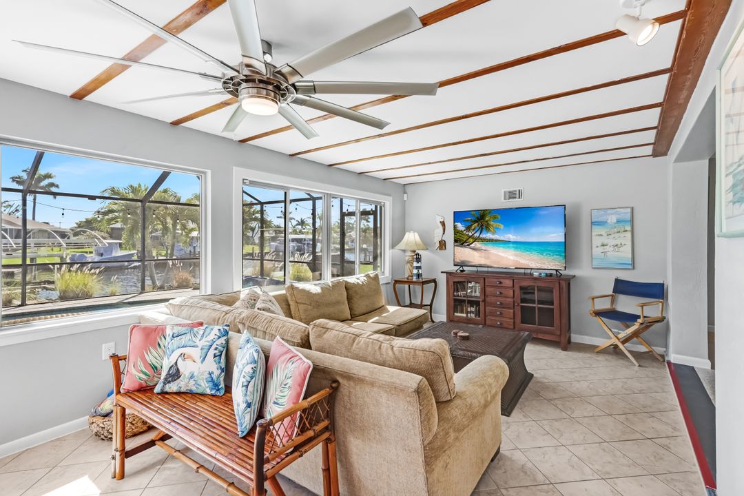 4305 SE 1st Ave, Cape Coral, FL 33904