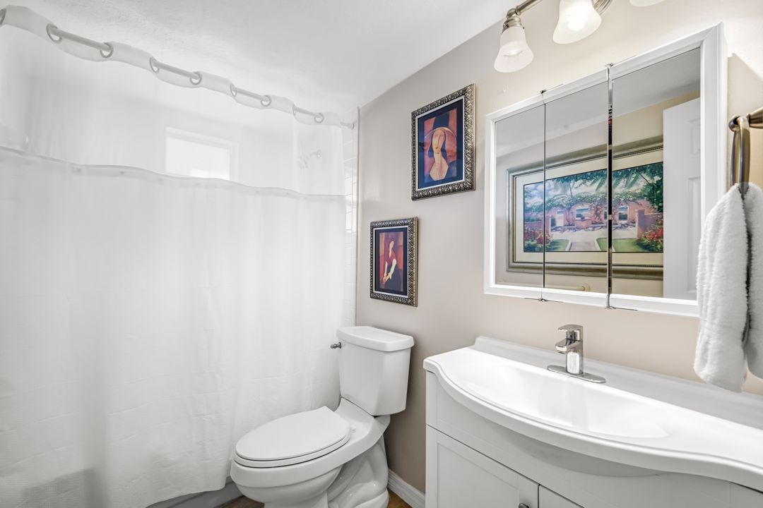 9580 Victoria Ln #208, Naples, FL 34109