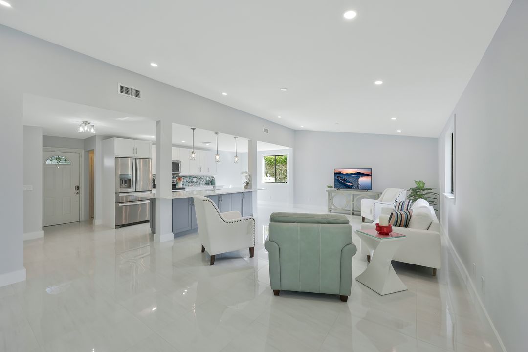 3870 White Blvd, Naples, FL 34117