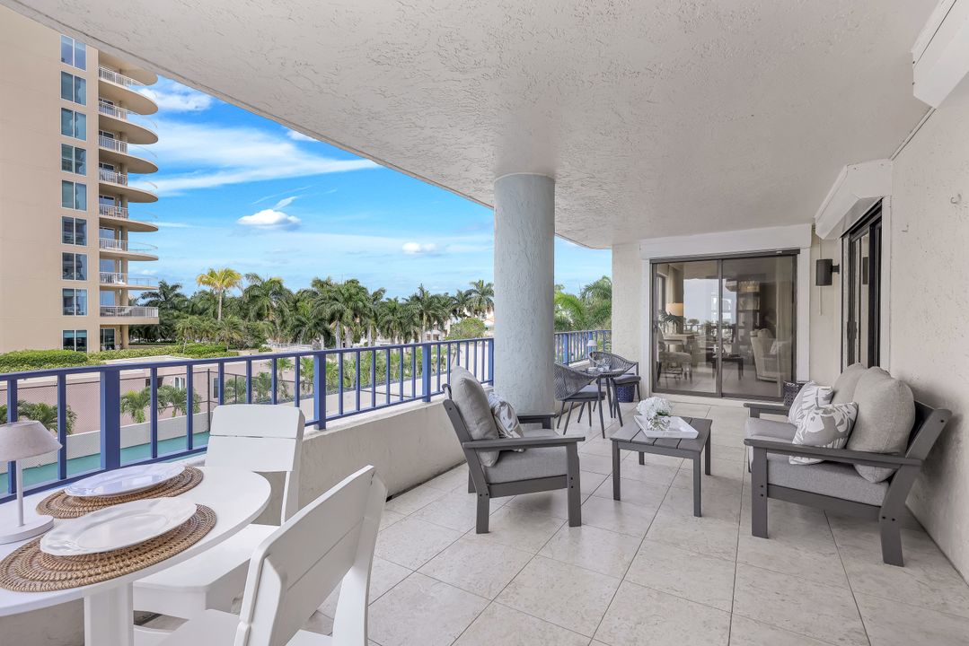 4451 Gulf Shore Blvd N #406, Naples, FL 34103