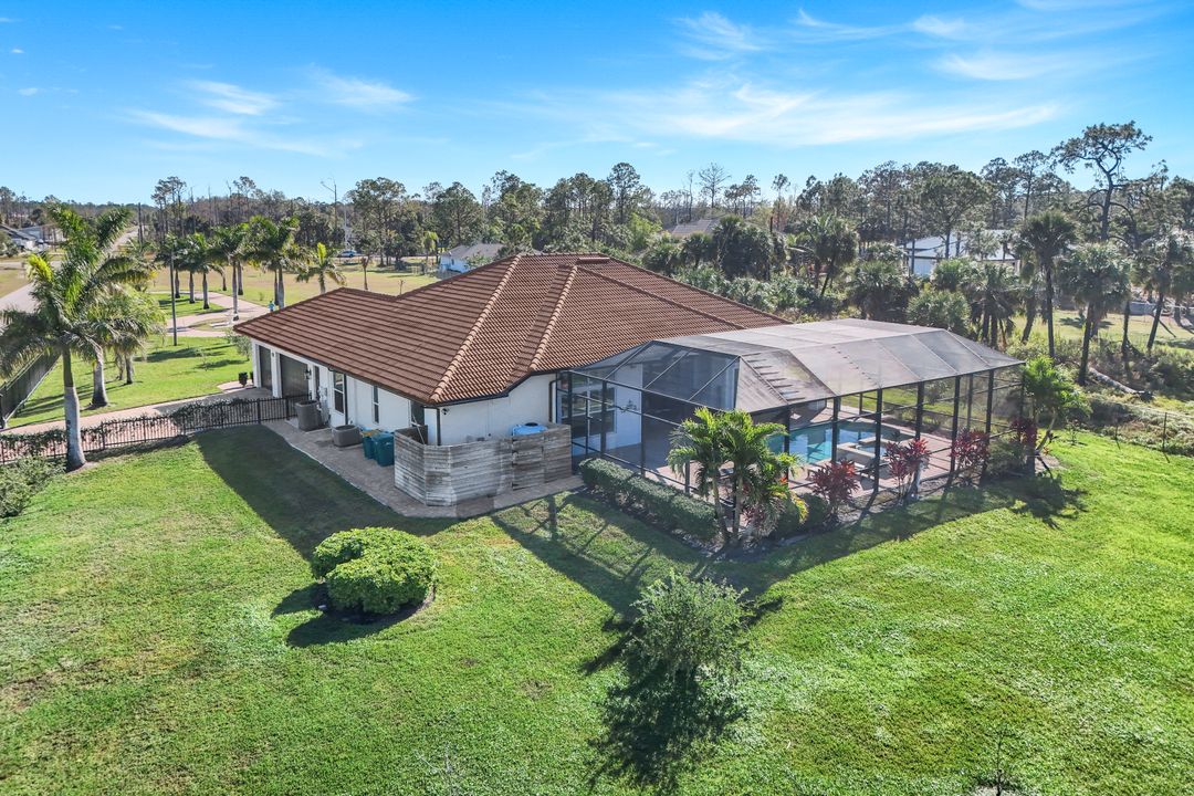 90 22nd Ave NW, Naples, FL 34120
