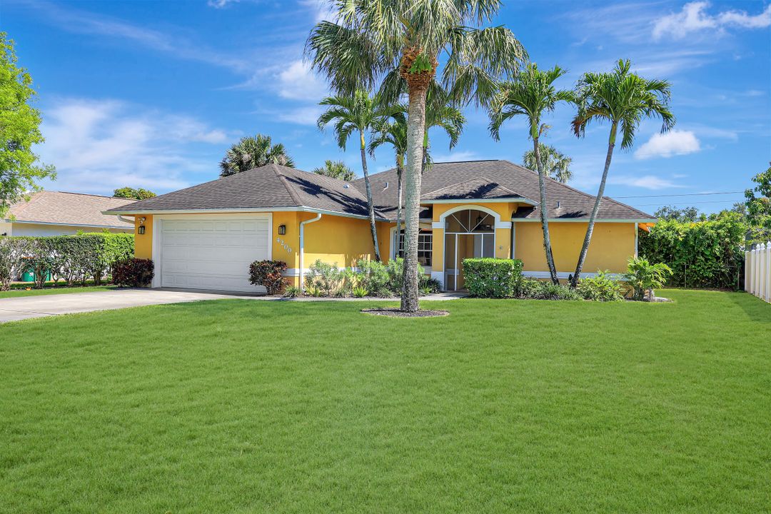 4200 29th Pl SW, Naples, FL 34116