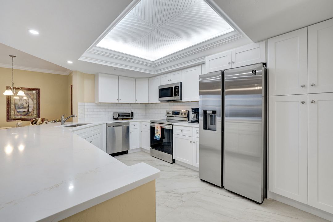 2731 Citrus Lake Dr #102, Naples, FL 34109