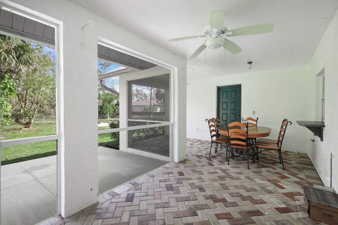 161 20th Ave NW, Naples, FL 34120