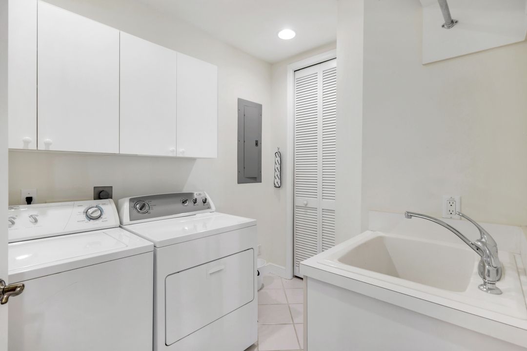 2365 Hidden Lake Dr #9, Naples, FL 34112