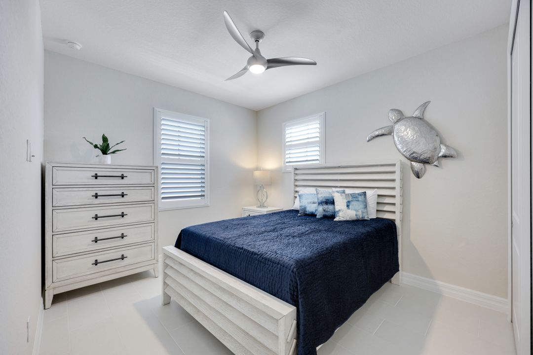 273 Indies Dr E #202, Naples, FL 34114