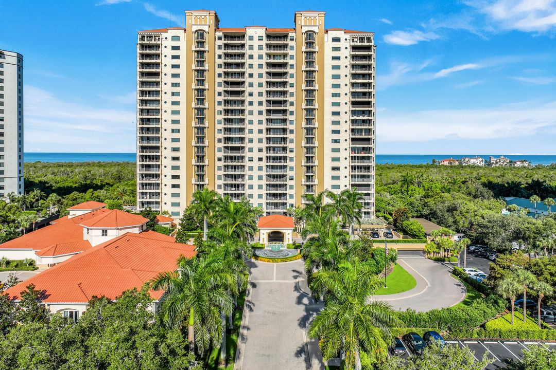 Pelican Bay Blvd, Pelican Bay, FL 34108