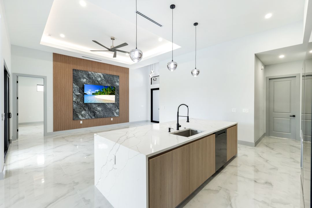 2833 SW 25th Ave, Cape Coral, FL 33914