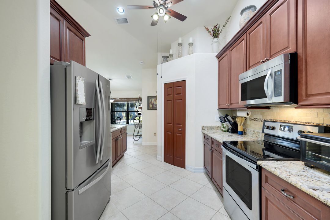 1513 SW 43rd Ln, Cape Coral, FL 33914