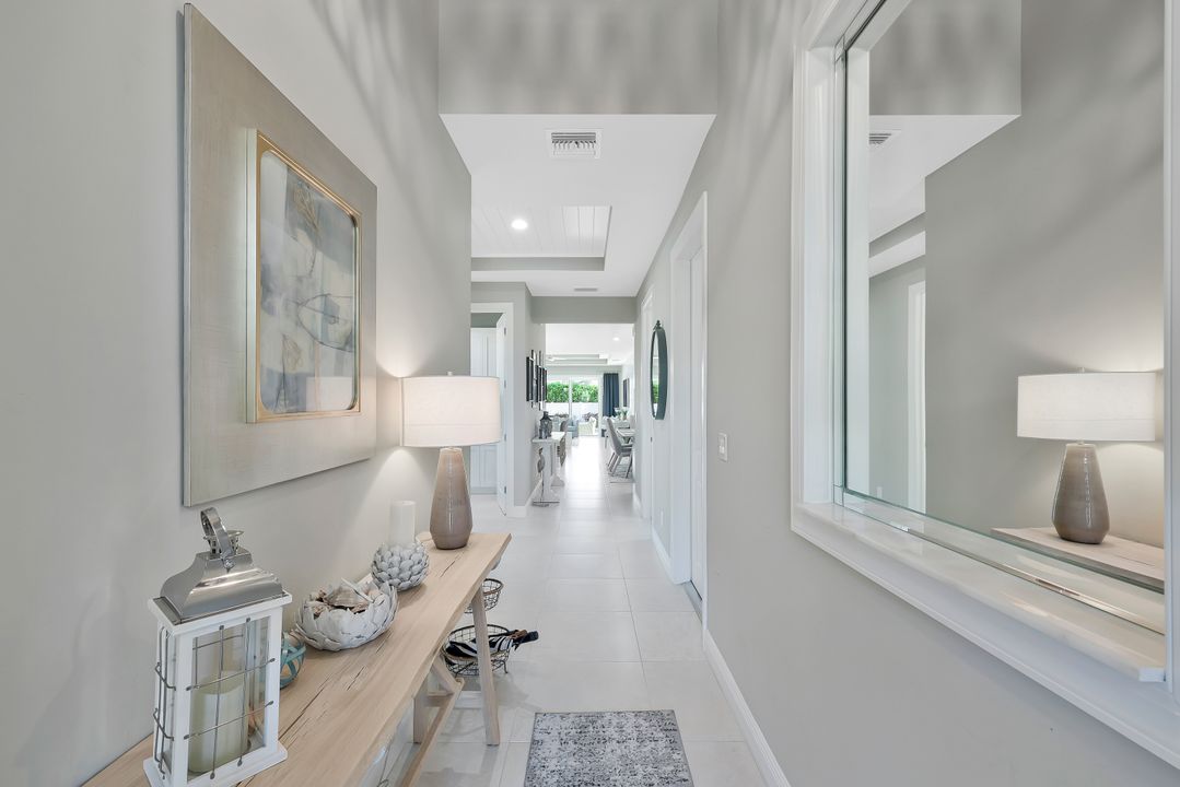 715 102nd Ave N, Naples, FL 34108