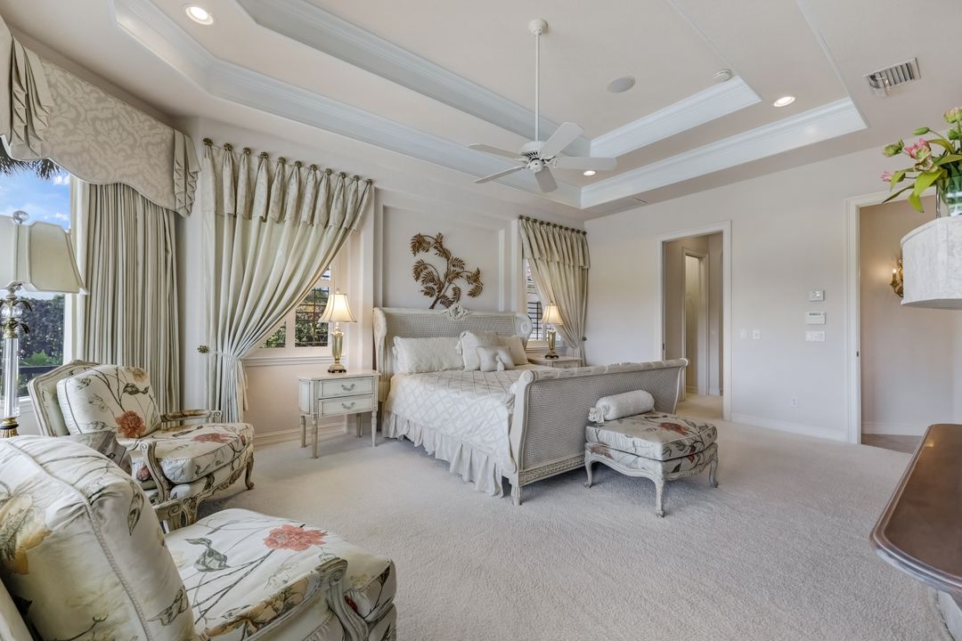 2988 St Barnabas Ct, Naples, FL 34105